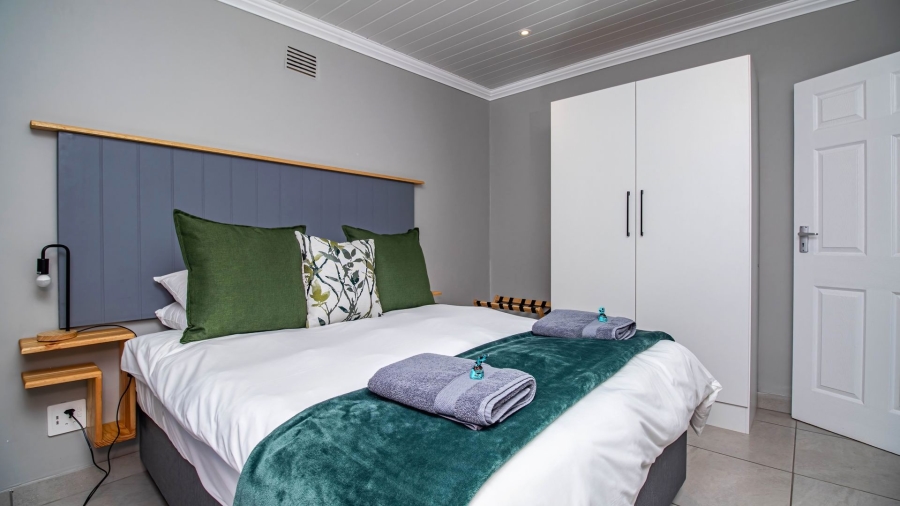 7 Bedroom Property for Sale in Knysna Central Western Cape